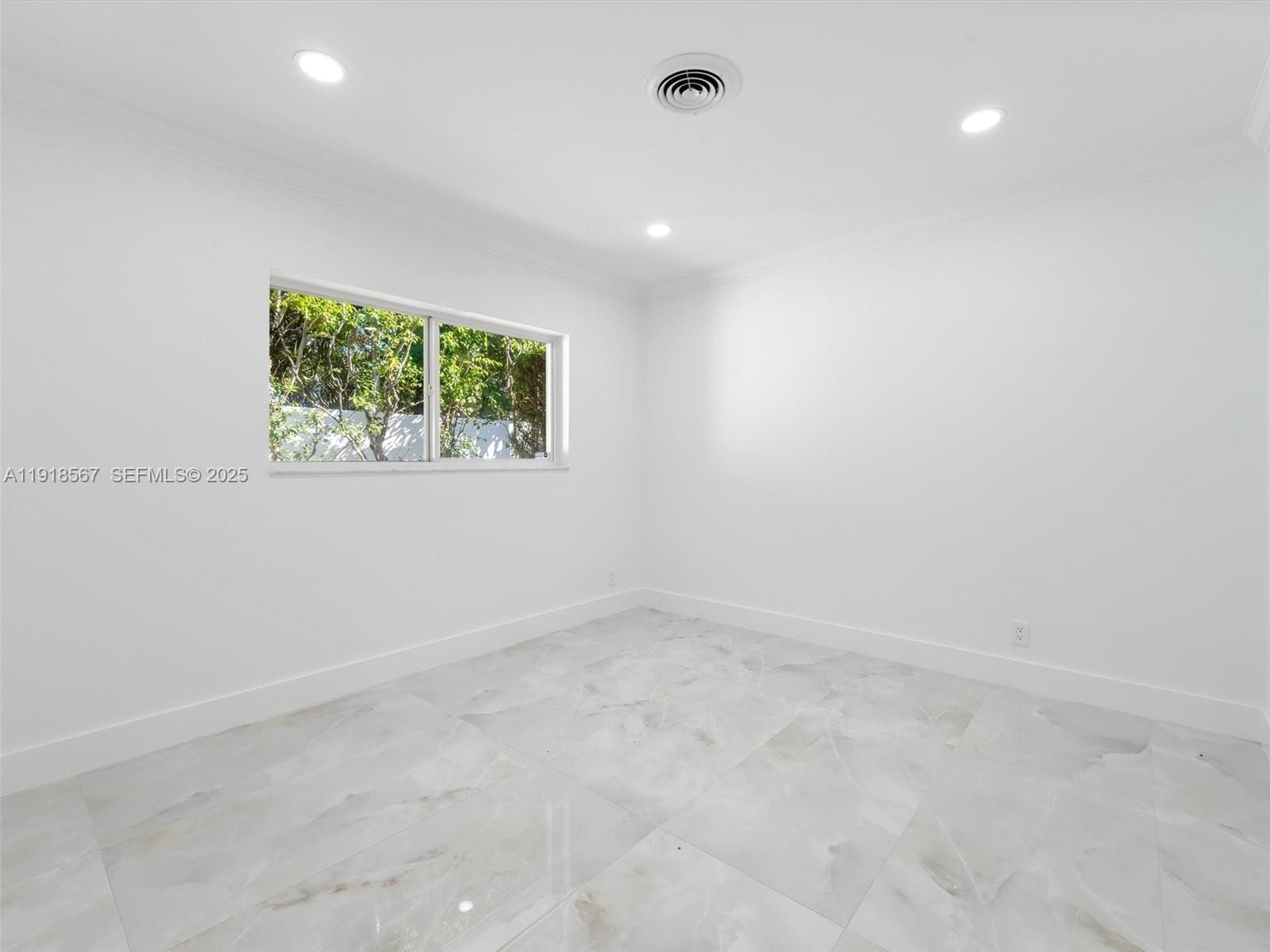 2764 NE 35th Street — photo 10
