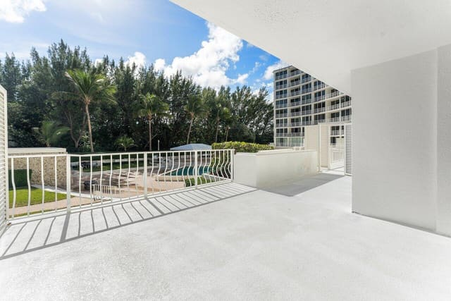 2774 S Ocean Boulevard 107, sold in Ambassador South Dev Corp, Palm Beach, FL
