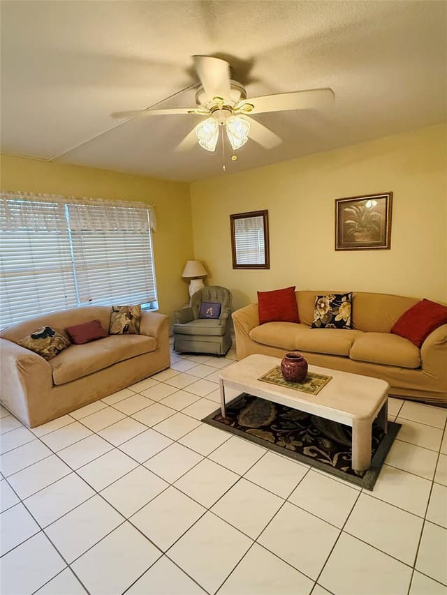 3081 NW 47th Terrace 206, Lauderdale Lakes, FL 33313