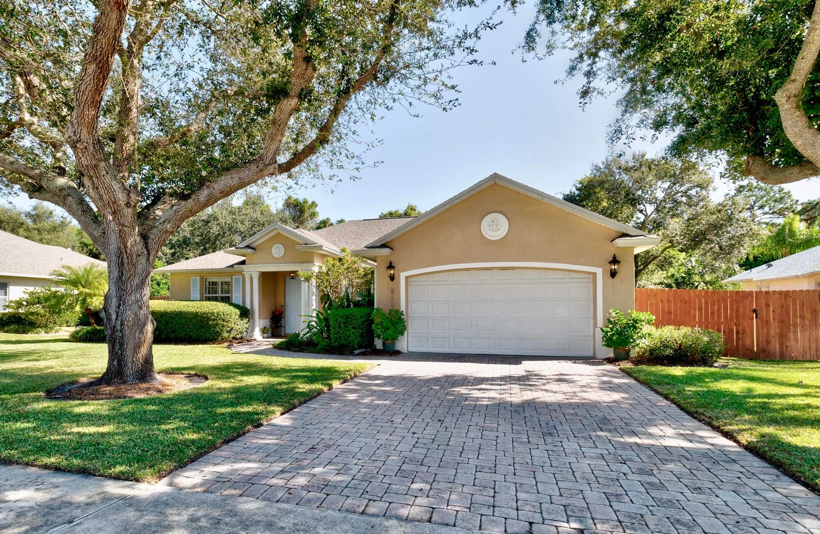 6770 49th Court, Vero Beach, FL 32967 photo 2