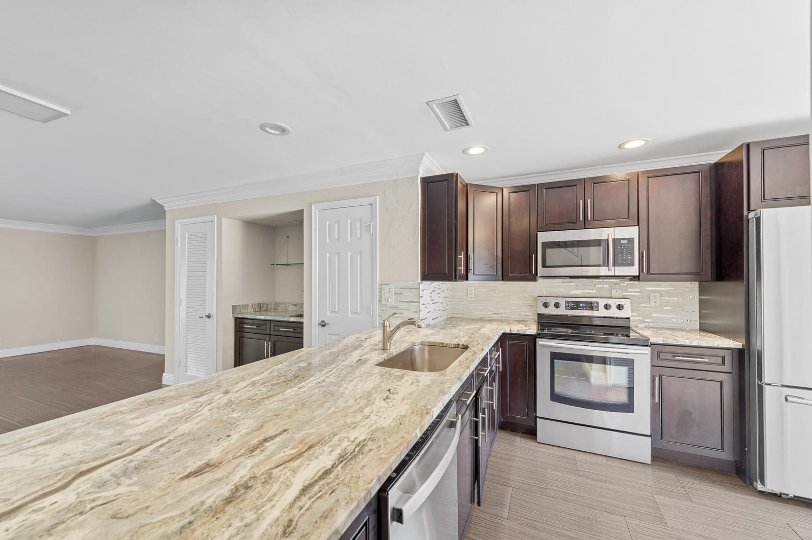 455 Canal Point N 108, Delray Beach, FL 33444 photo 21