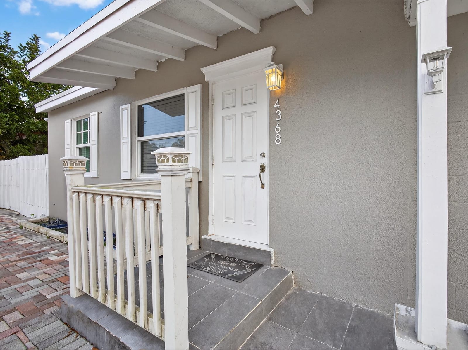 4368 Sussex Avenue — photo 3