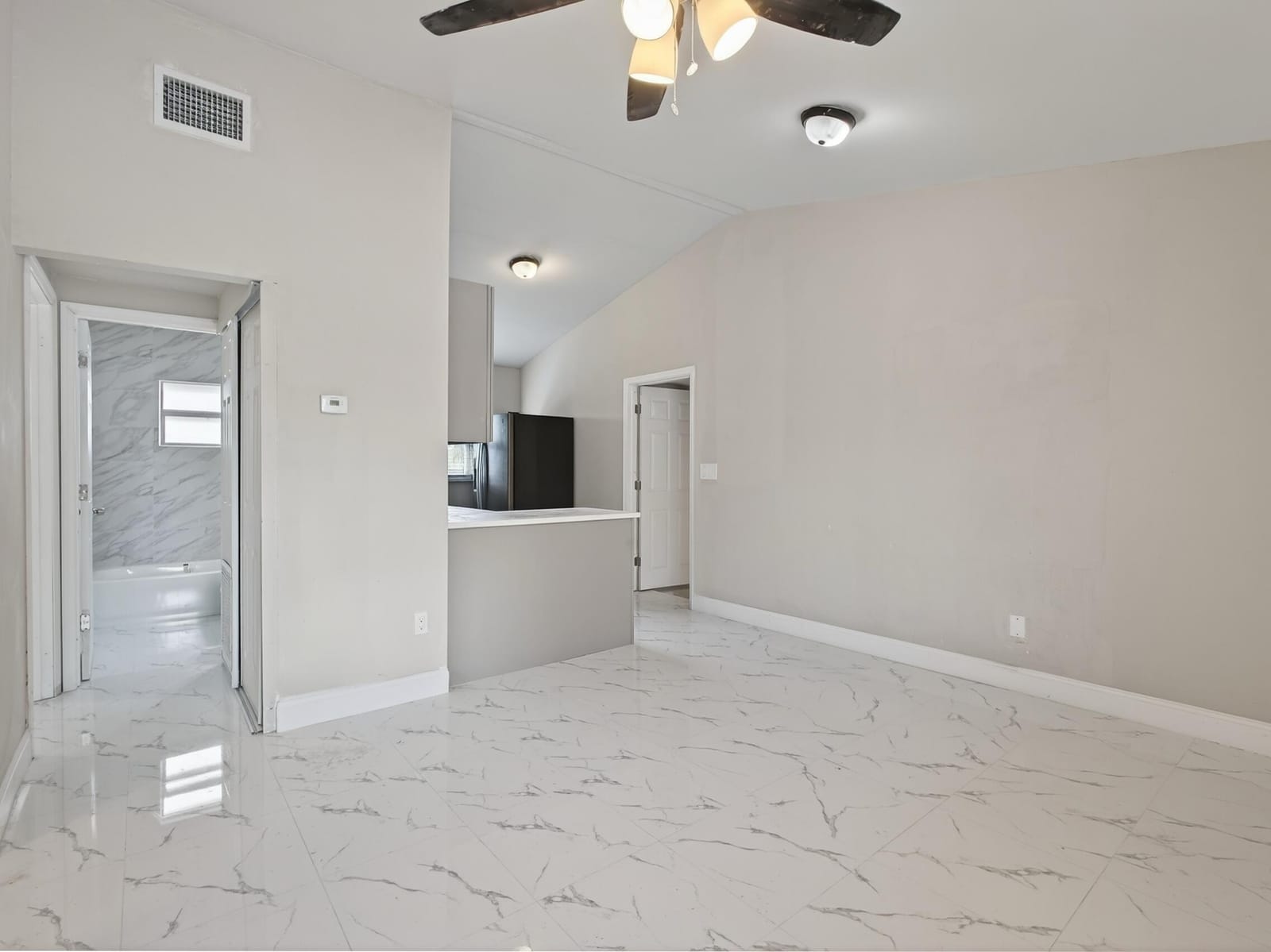 4368 Sussex Avenue — photo 7