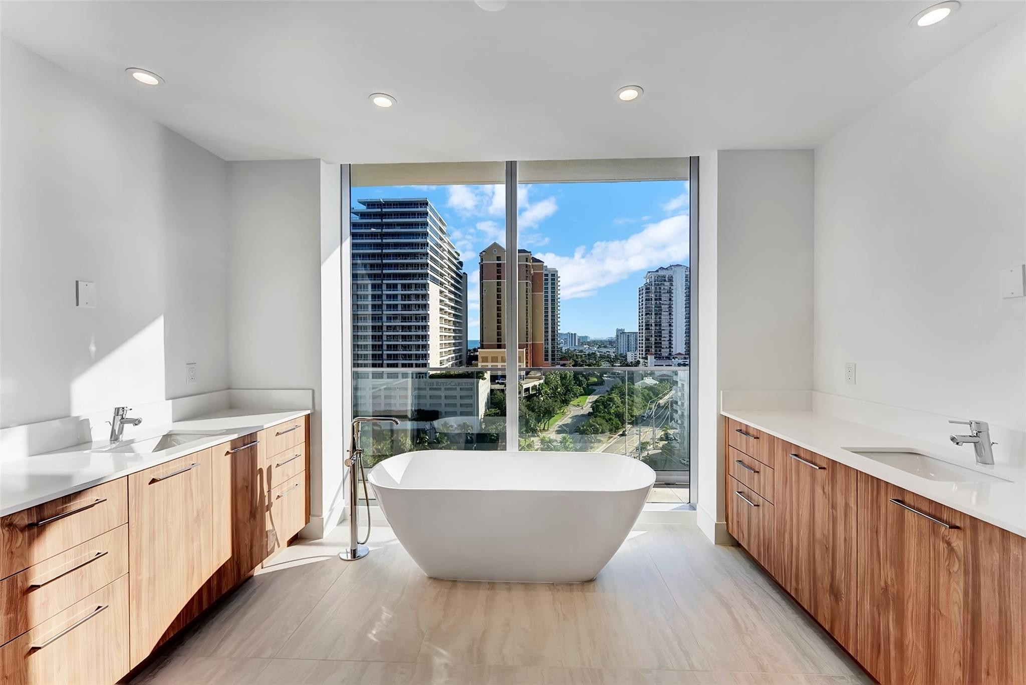153 N Seabreeze Boulevard 902, Fort Lauderdale, FL 33304 photo 18