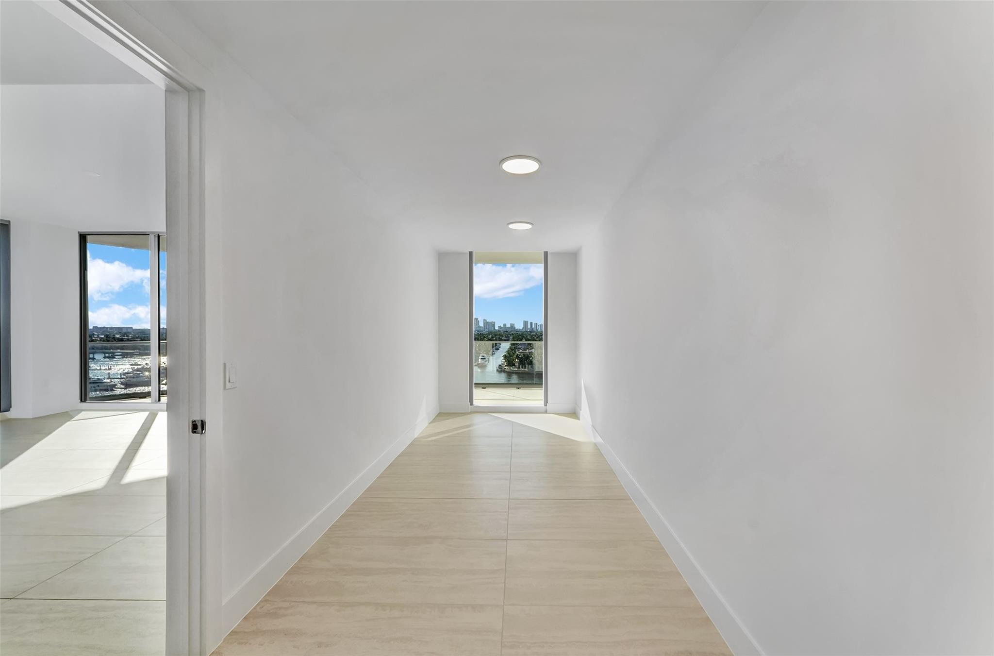 153 N Seabreeze Boulevard 902 — photo 7
