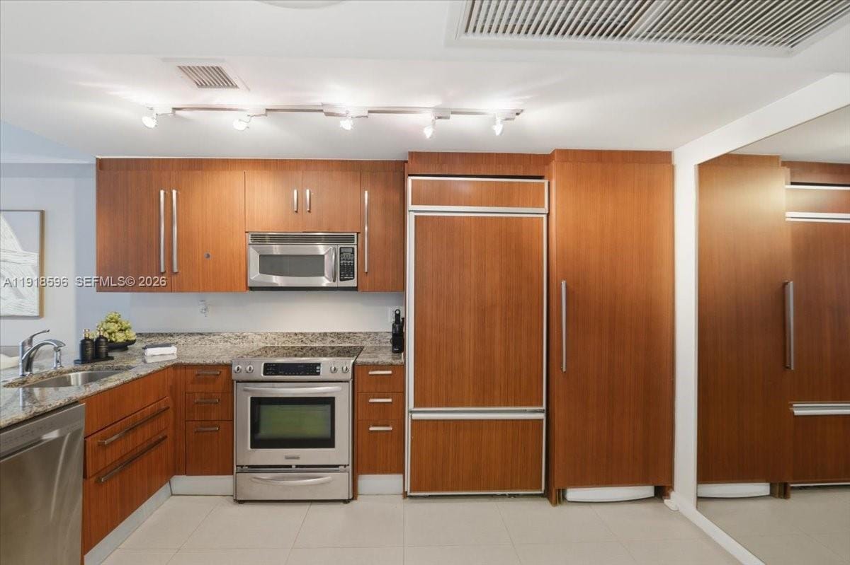 10275 Collins Avenue 1101 — photo 12