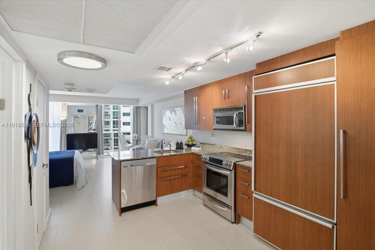 10275 Collins Avenue 1101 — photo 9