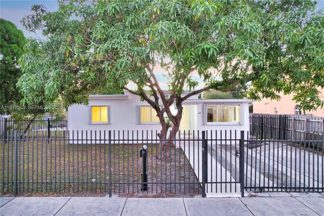 88 SW 29th Avenue, sold in Central Park, Miami, FL