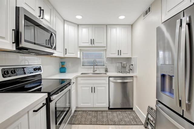9720 S Hollybrook Lake Drive 204, Hollybrook Golf & Tennis, Pembroke Pines, FL