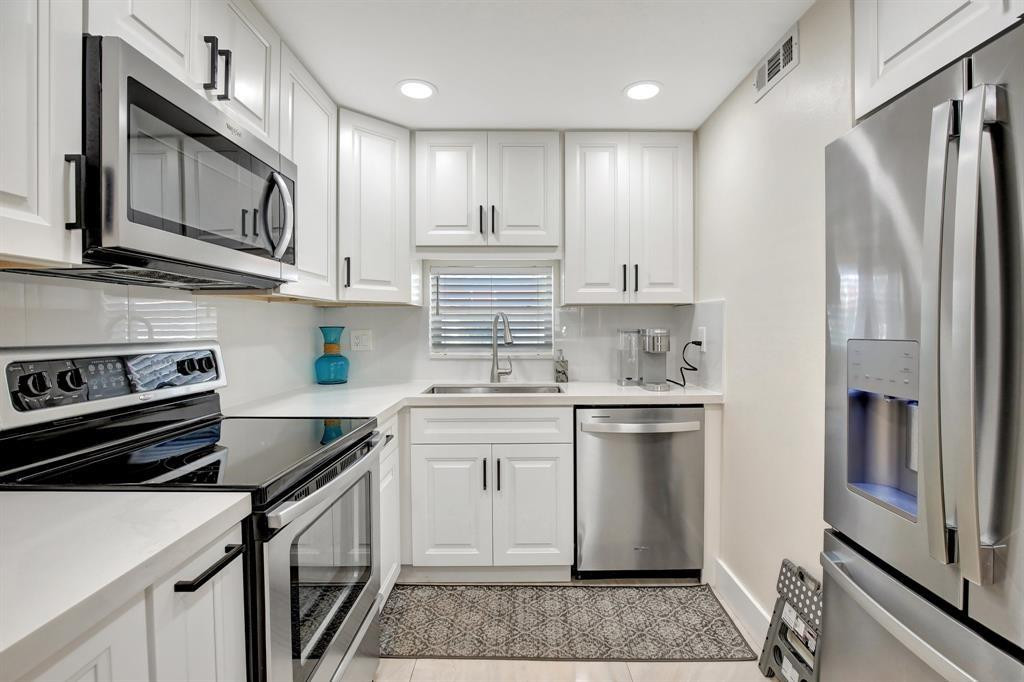 9720 S Hollybrook Lake Drive 204, Pembroke Pines, FL 33025, Pembroke Pines