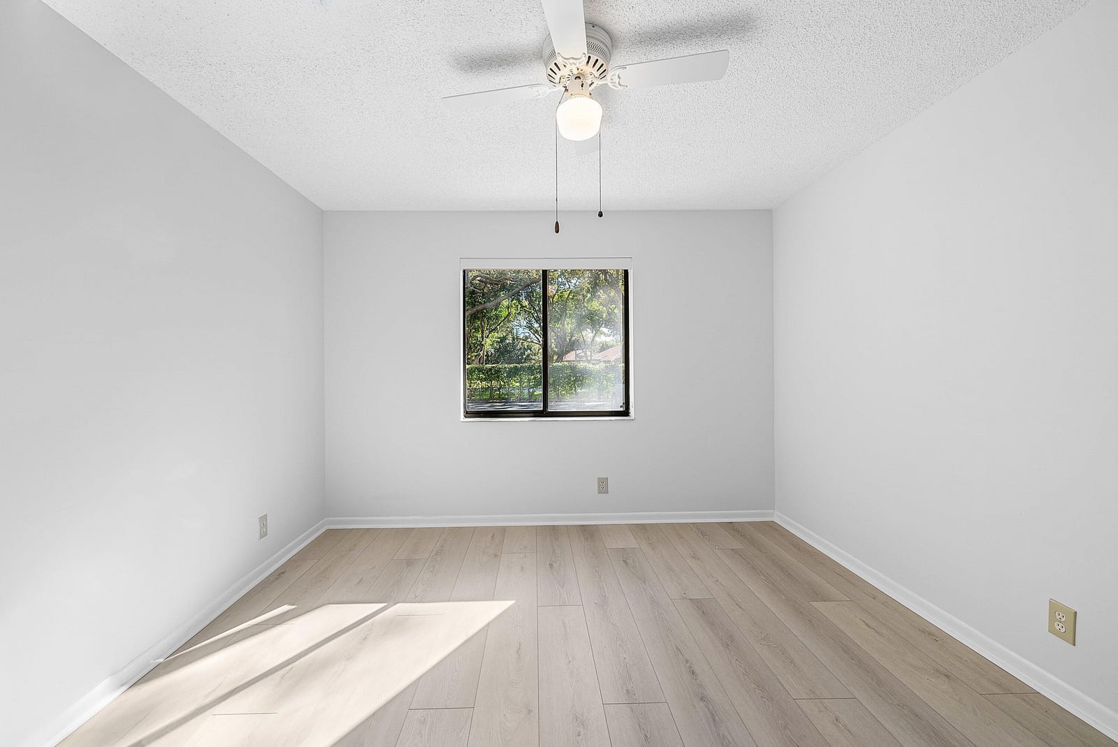 10423 S Circle Lake Drive 102, Boynton Beach, FL 33437 photo 17