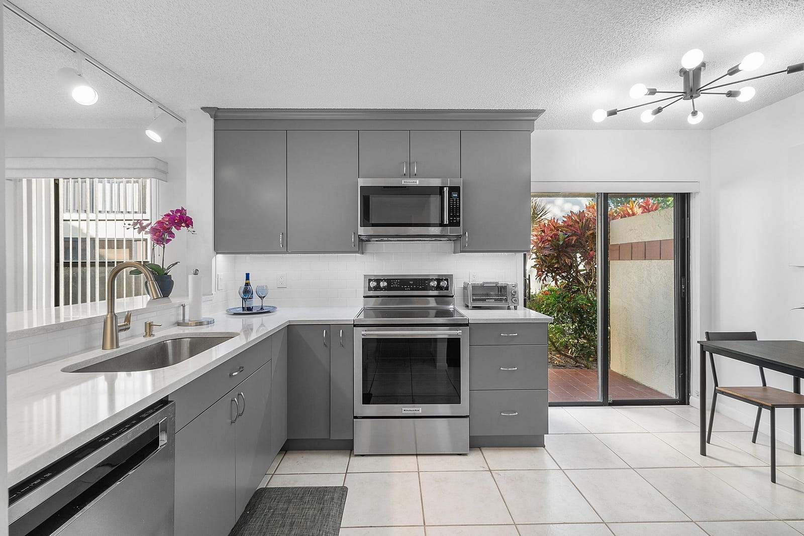 10423 S Circle Lake Drive 102, Boynton Beach, FL 33437 photo 8
