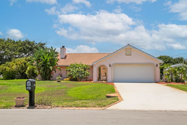 3034 SE Dalhart Road, Port St. Lucie, FL 34952