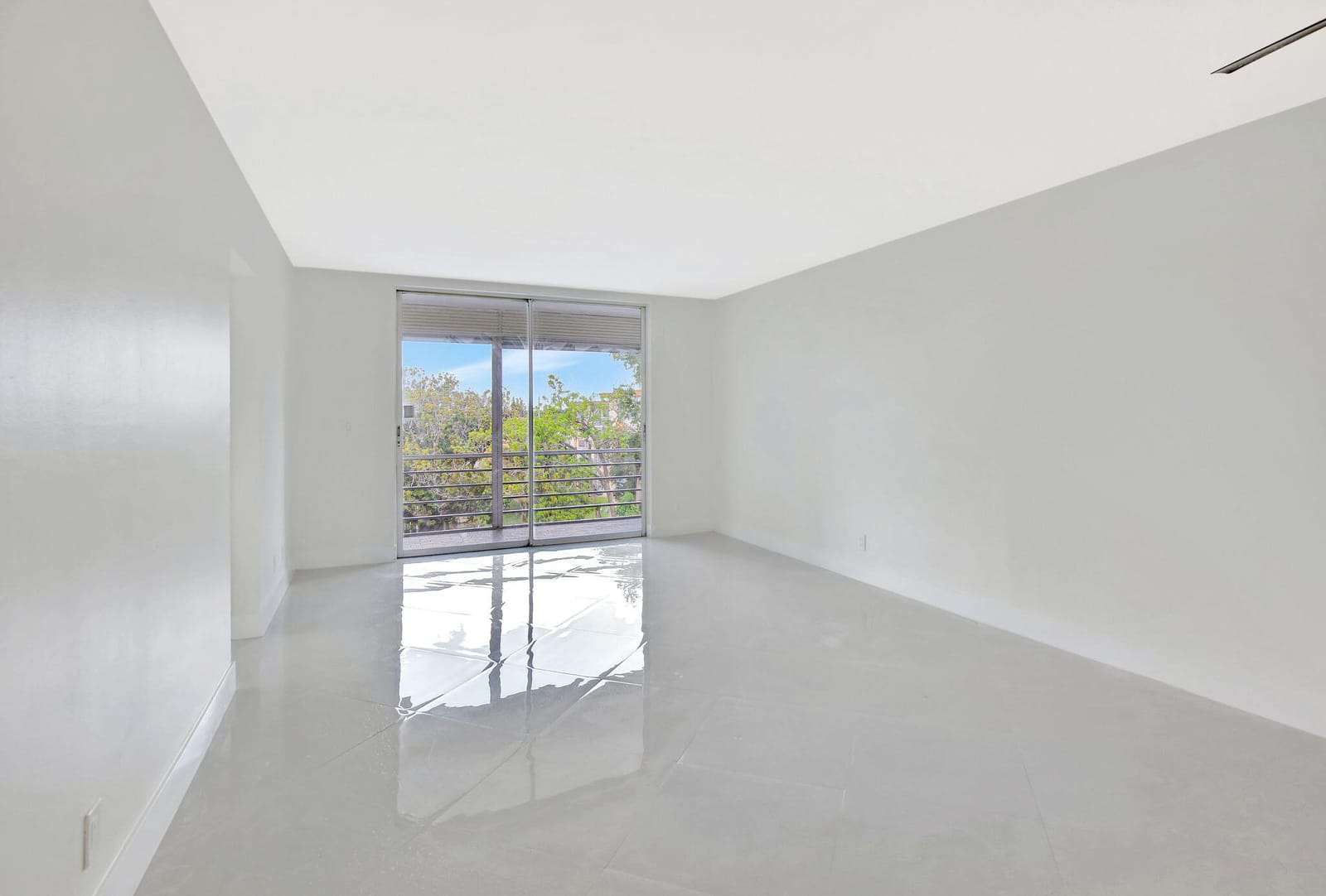5275 NW 10th Court 405, Plantation, FL 33313 photo 13