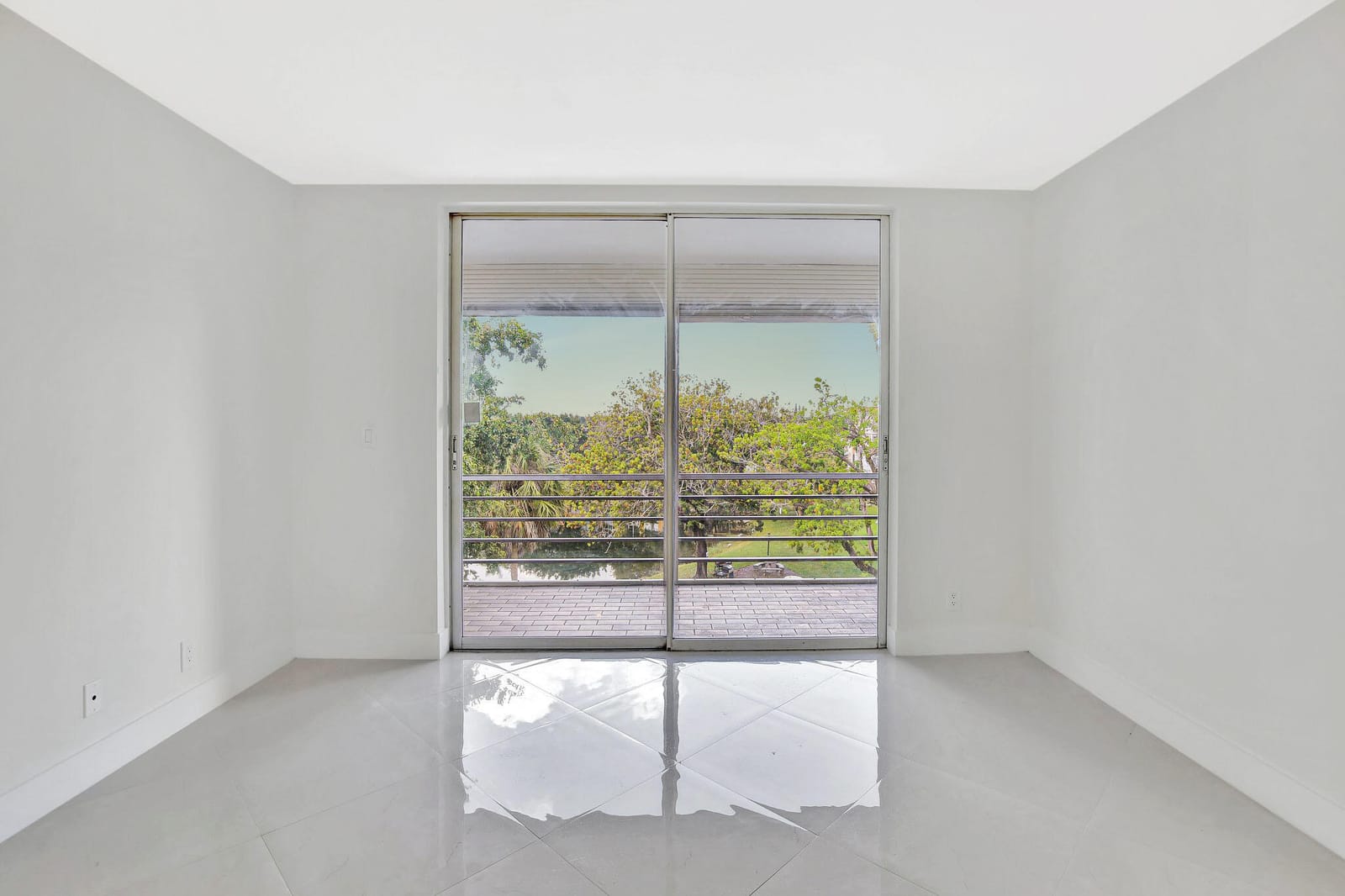 5275 NW 10th Court 405, Plantation, FL 33313 photo 15