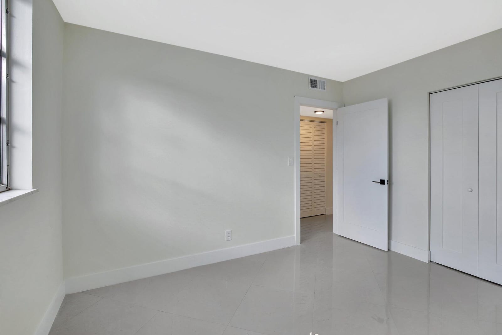 5275 NW 10th Court 405, Plantation, FL 33313 photo 24