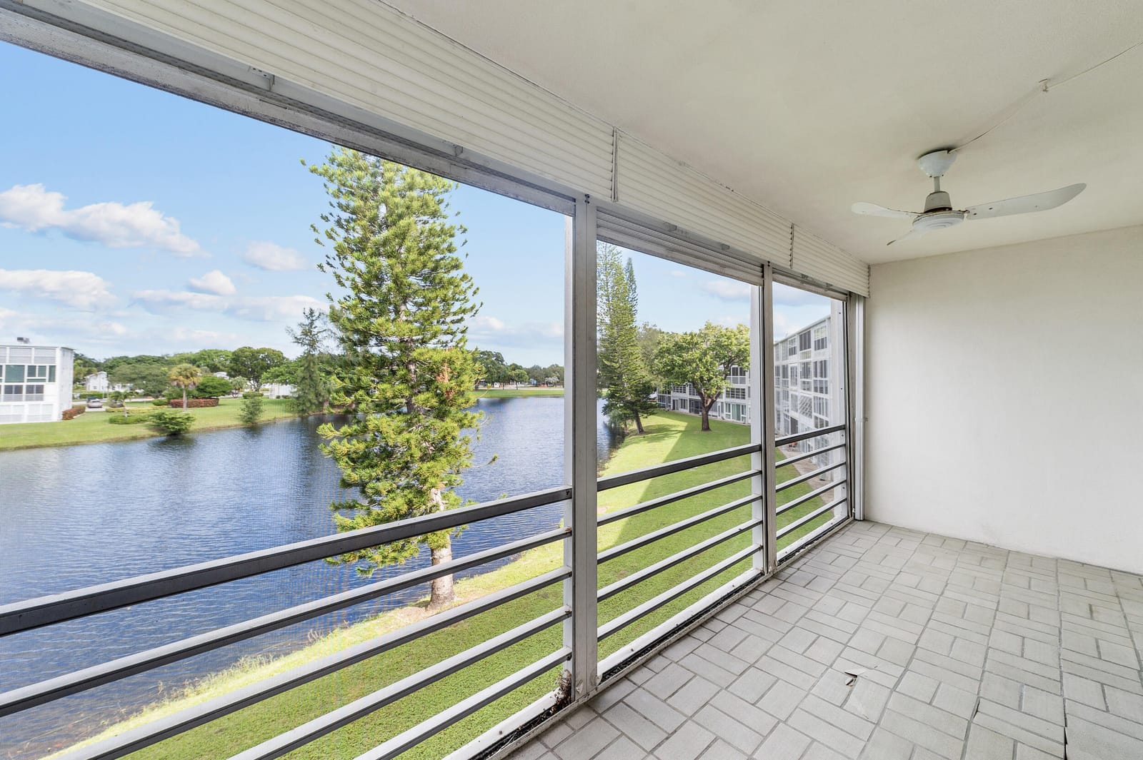 3037 Cambridge B, Deerfield Beach, FL 33442 photo 2
