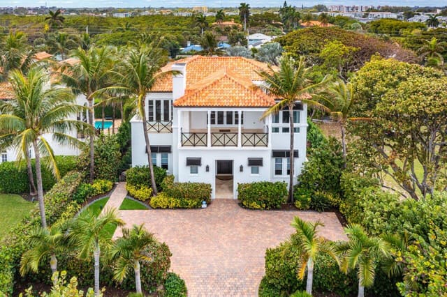 6103 N Ocean Boulevard N, Ocean Ridge, FL 33435