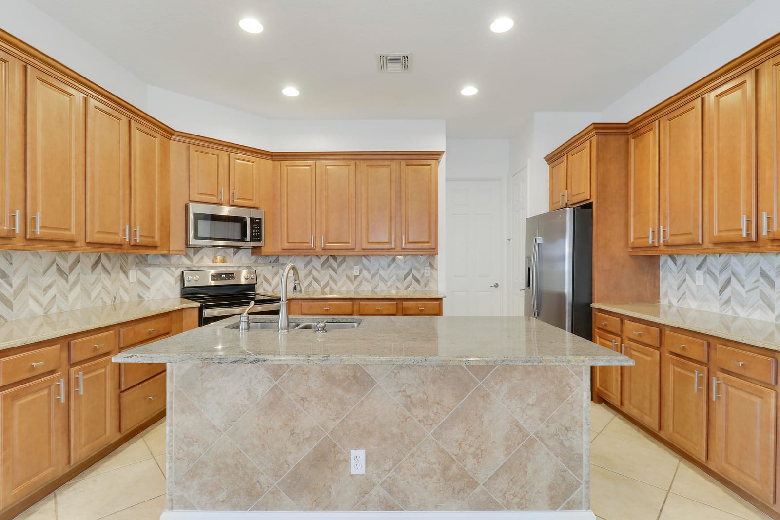 9212 Short Chip Circle — photo 9