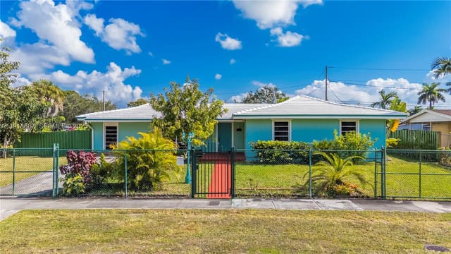 16001 SW 98th Avenue, sold in Palmetto Country Club Est, Miami, FL