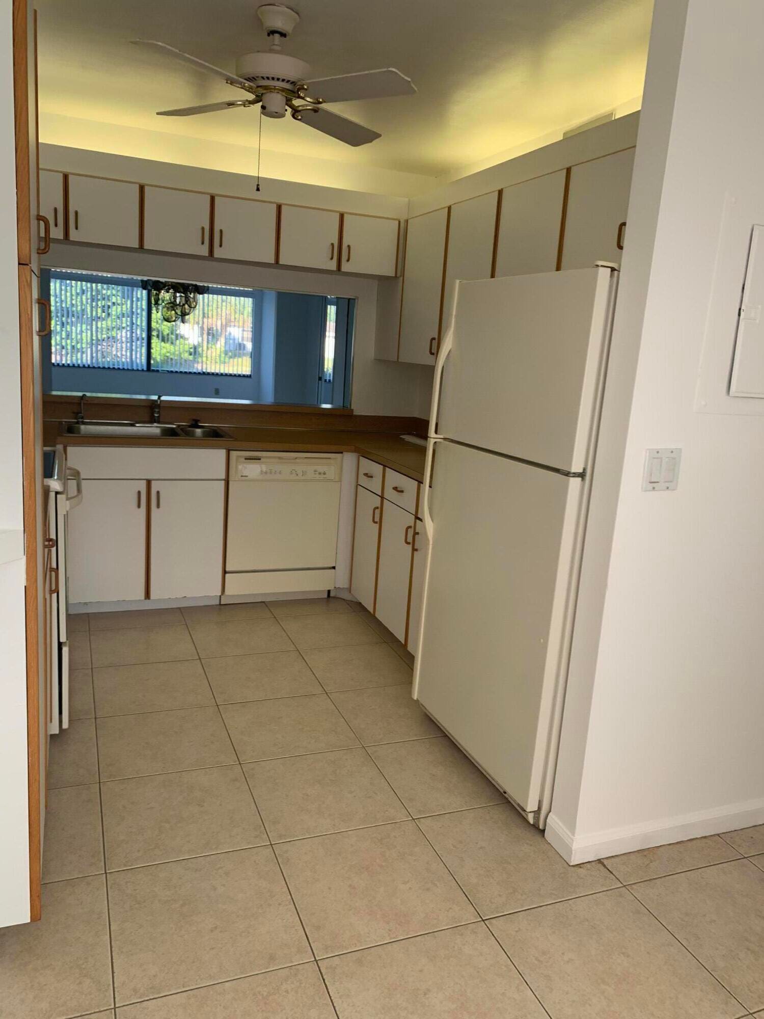 9531 N Belfort Circle 111 — photo 8