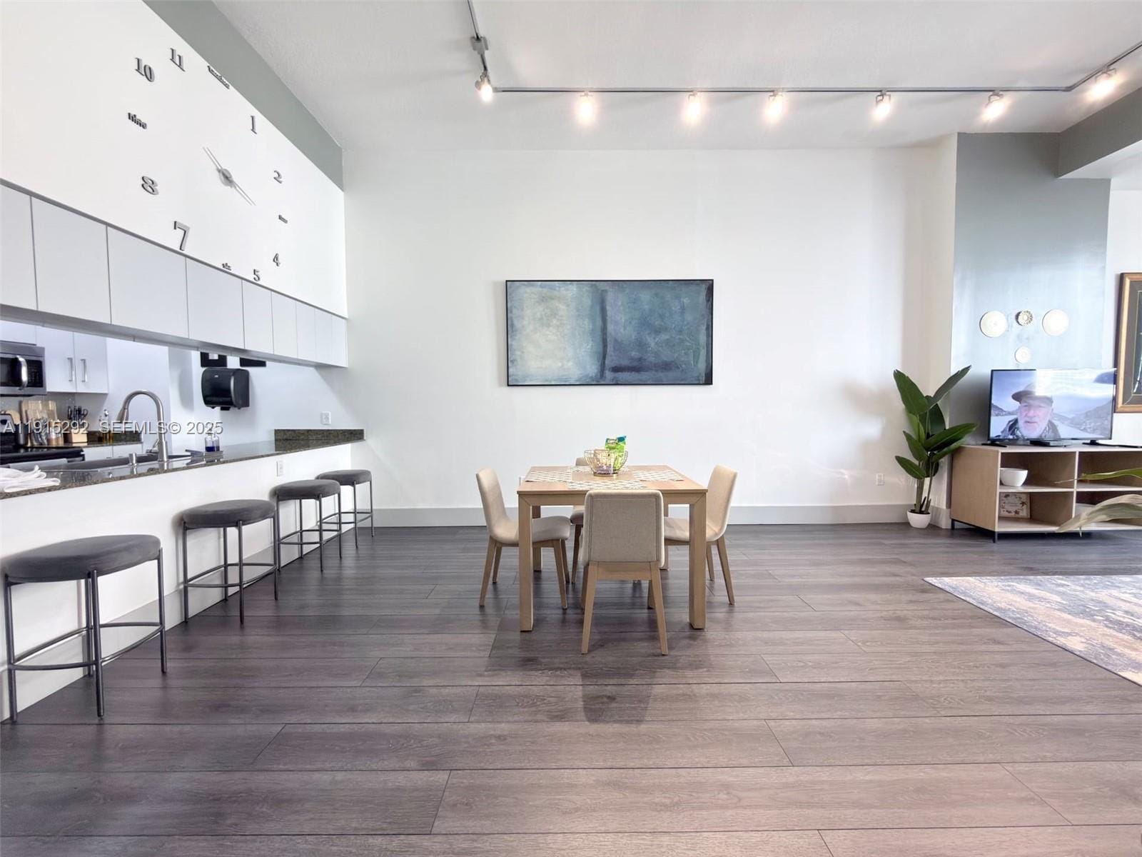 1200 Brickell Bay Drive 1406 — photo 4