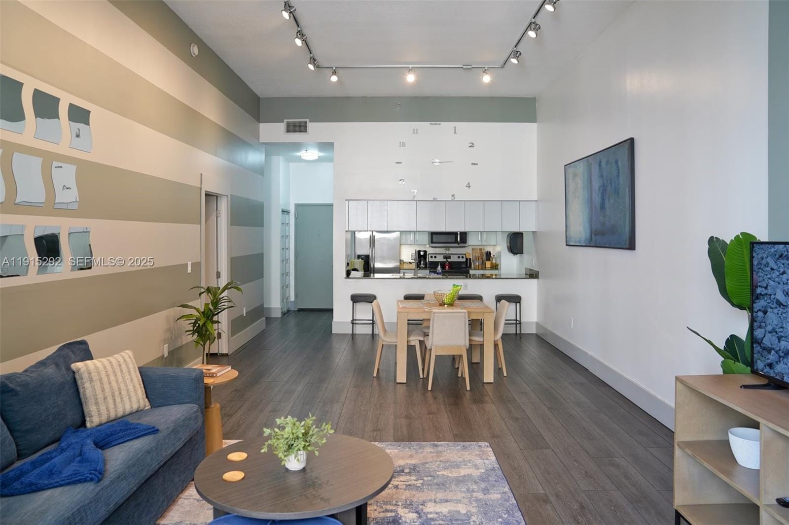 1200 Brickell Bay Drive 1406 — photo 6