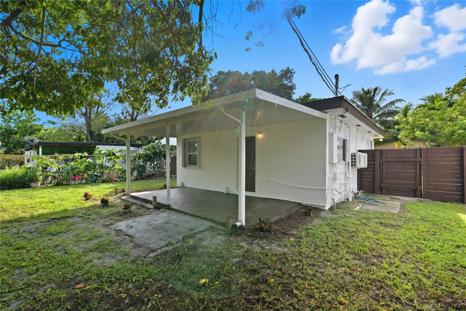 409 N 61st Terrace — photo 8