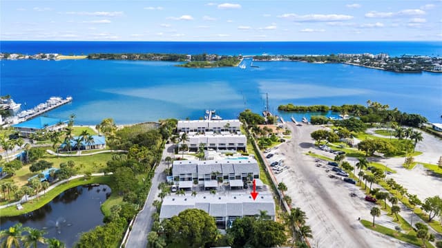 630 NE 20th Lane, sold in Watersedge, Boynton Beach, FL