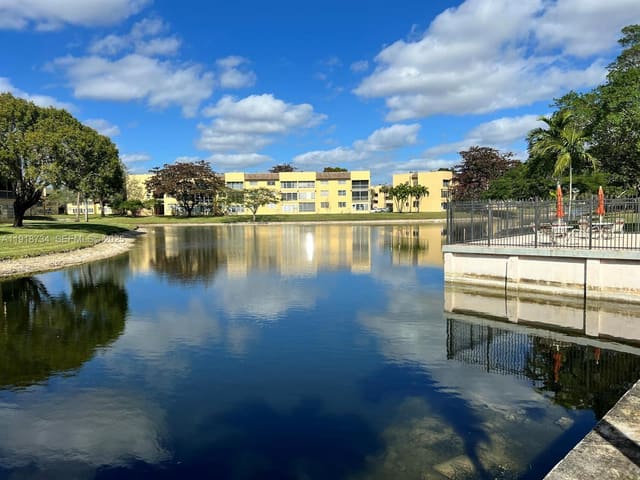 5800 NW 64th Avenue 108, sold in Bermuda Club Nine Condo, Tamarac, FL