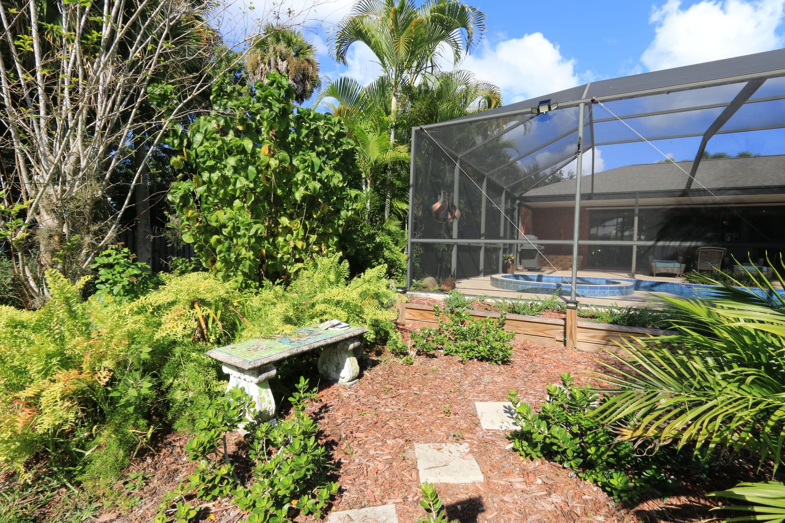2142 SW Jaguar Avenue — photo 2
