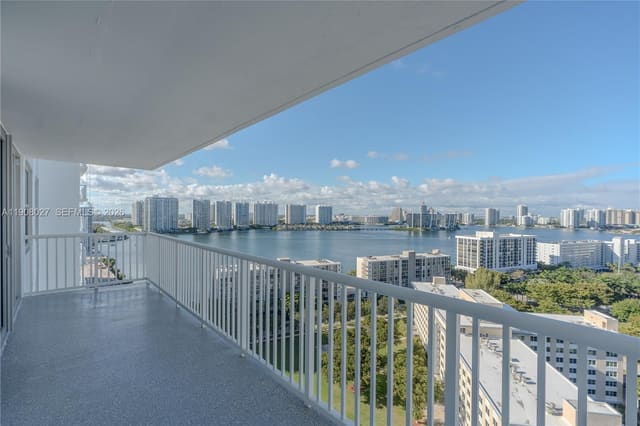 231 174th Street 2202, sold in Winston Towers 400, Sunny Isles Beach, FL