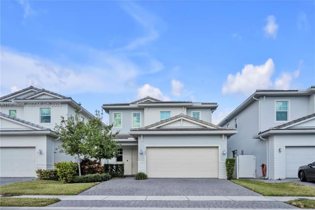 1101 Azul Court, Deerfield Beach, FL 33064