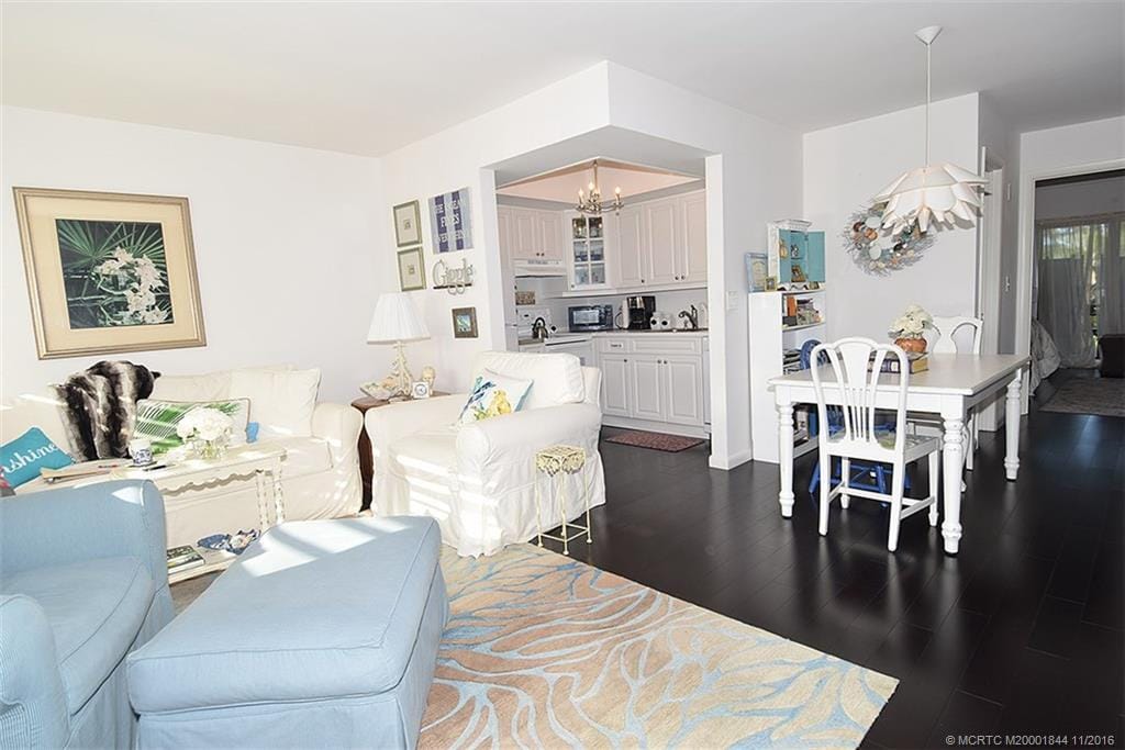 2929 SE Ocean Boulevard L8, Stuart, FL 34996