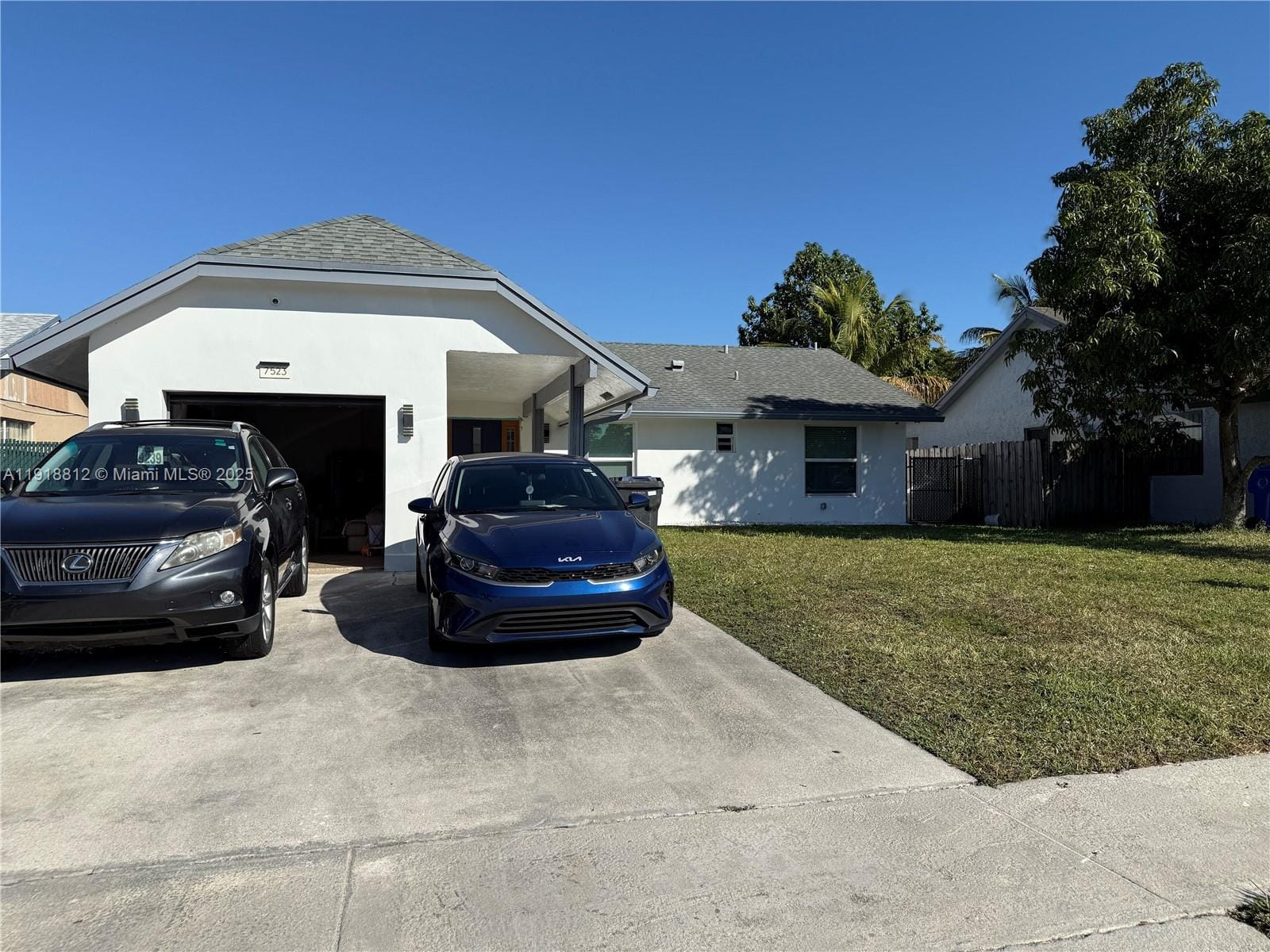 7523 SW 7th Place — photo 2