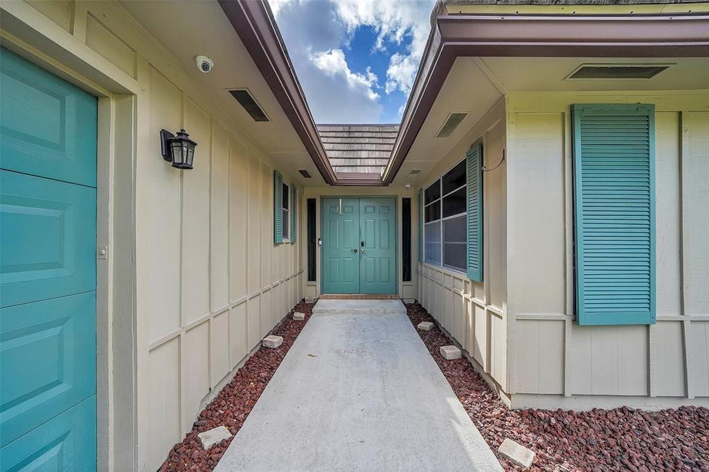 1910 Coquina Way — photo 2
