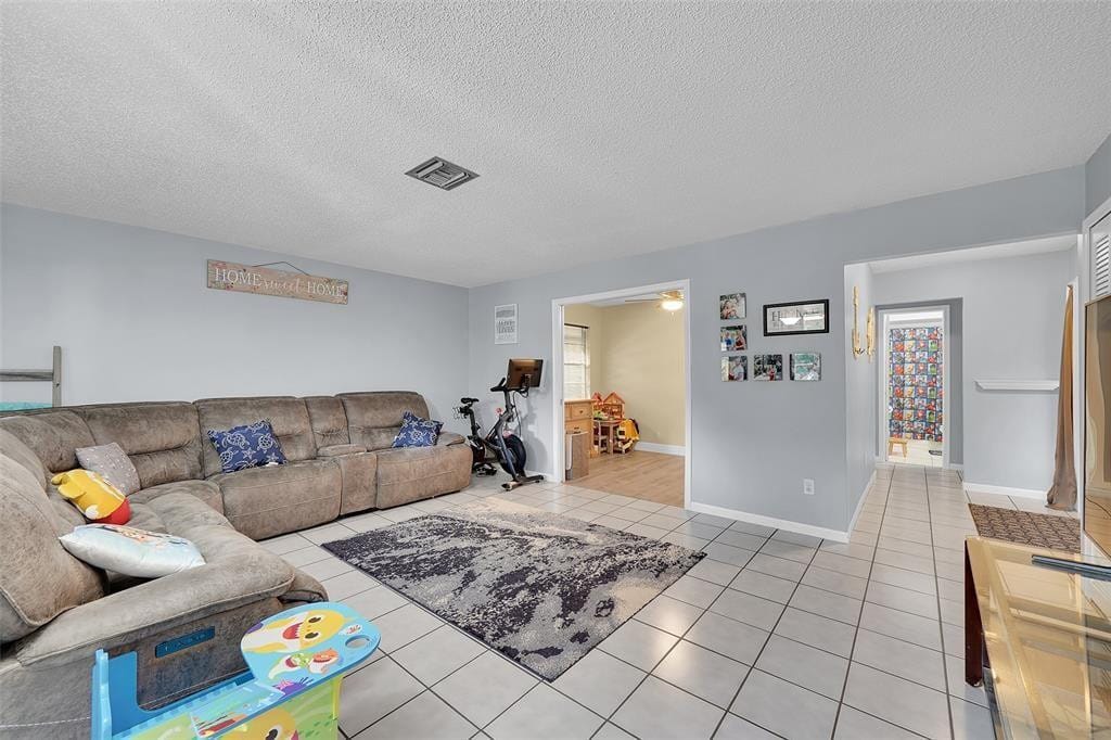 1910 Coquina Way — photo 6