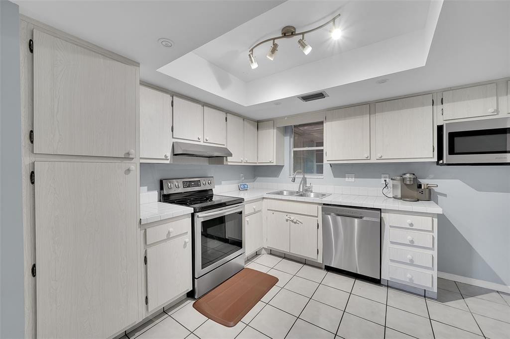 1910 Coquina Way — photo 9