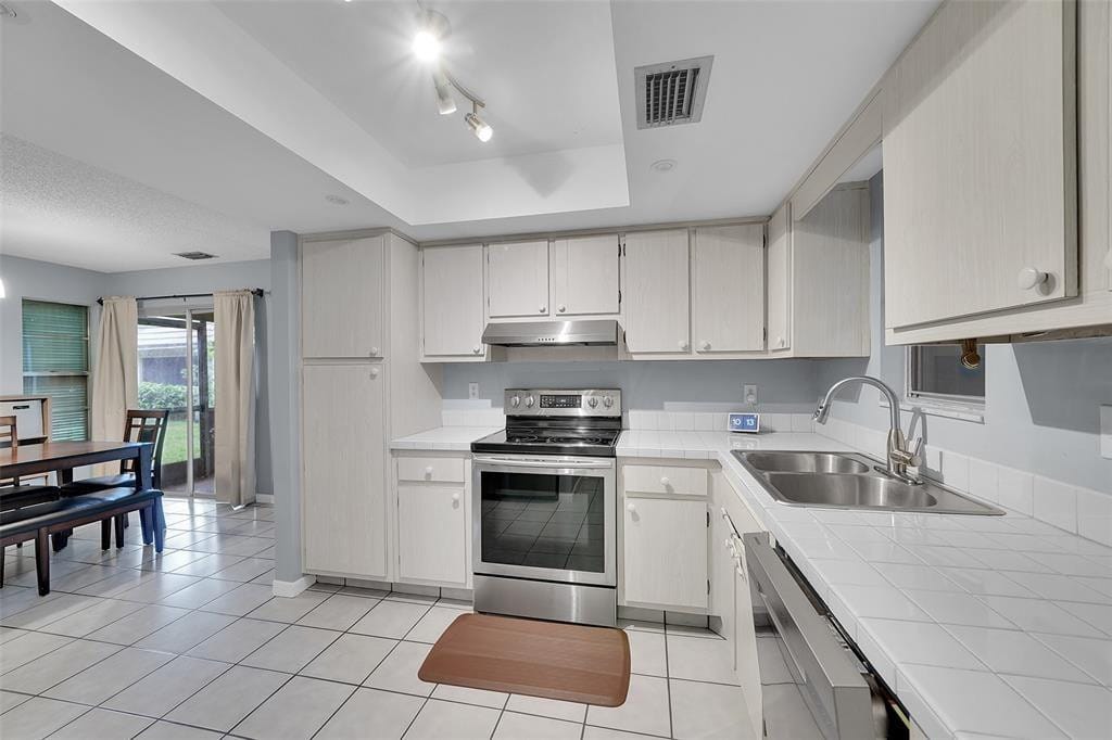 1910 Coquina Way — photo 10