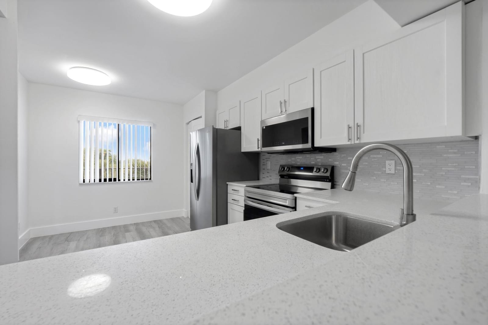 2200 S Cypress Bend Drive 402 — photo 6