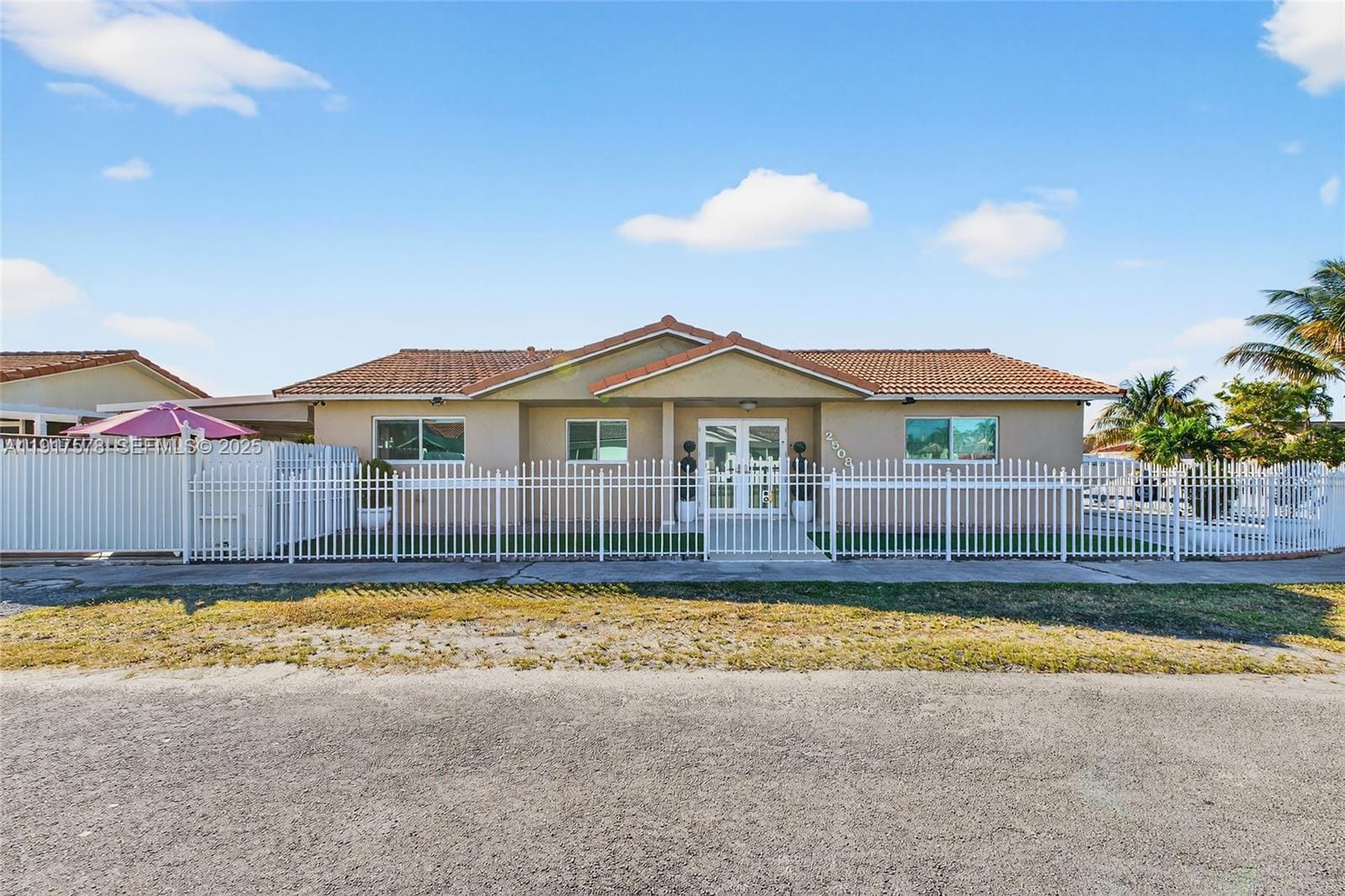 2508 W 71st Place, Hialeah, FL 33016