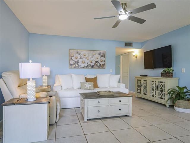 40 Vista Gardens Trail 106, sold in Vista Gardens F/K/A Vista Royale Gardens, Vero Beach, FL