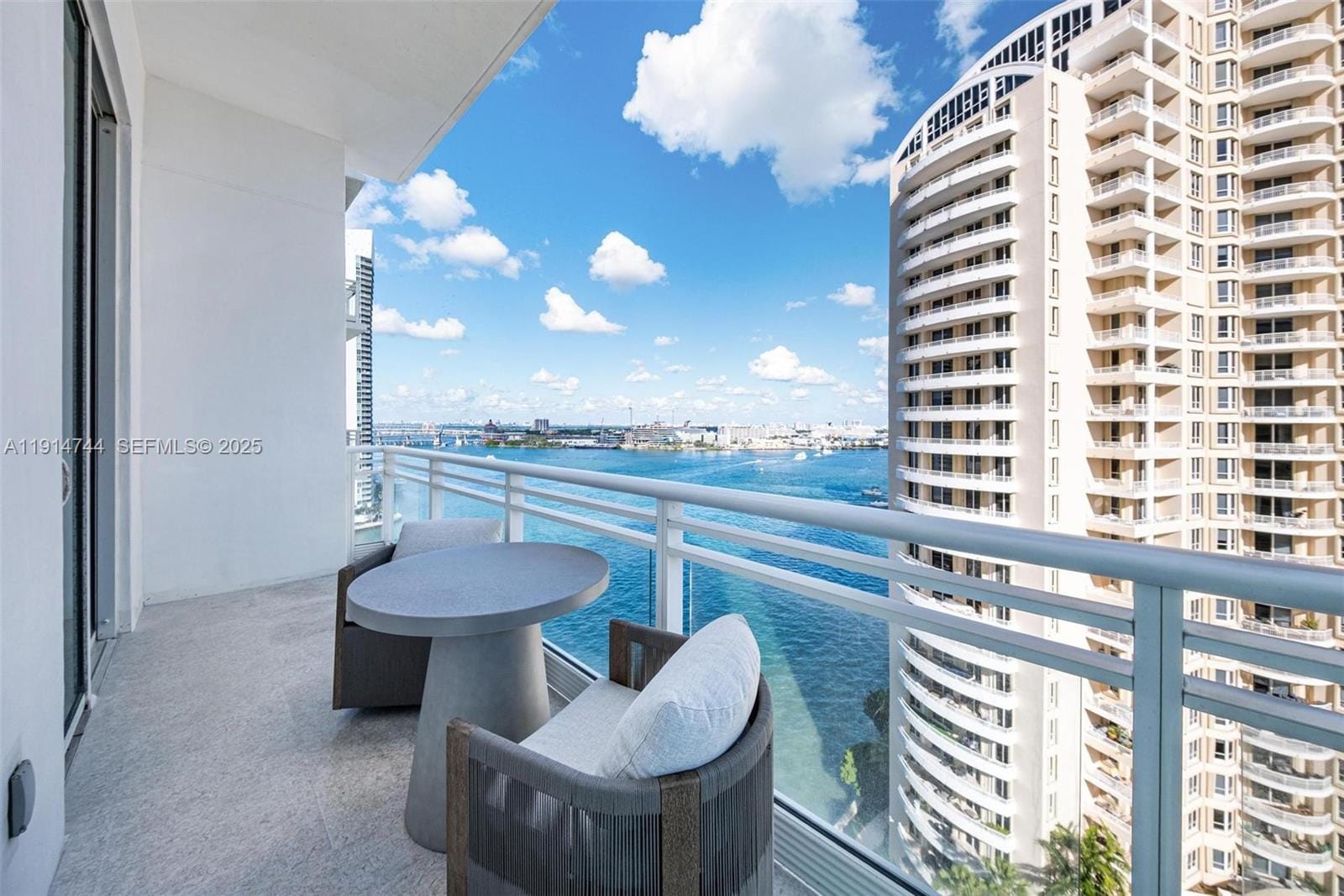 900 Brickell Key Boulevard 1403, Miami, FL 33131 photo 13