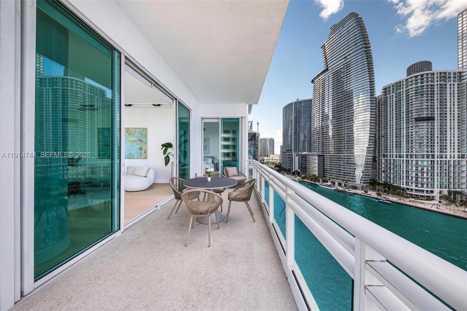 900 Brickell Key Boulevard 1403, Miami, FL 33131 photo 18