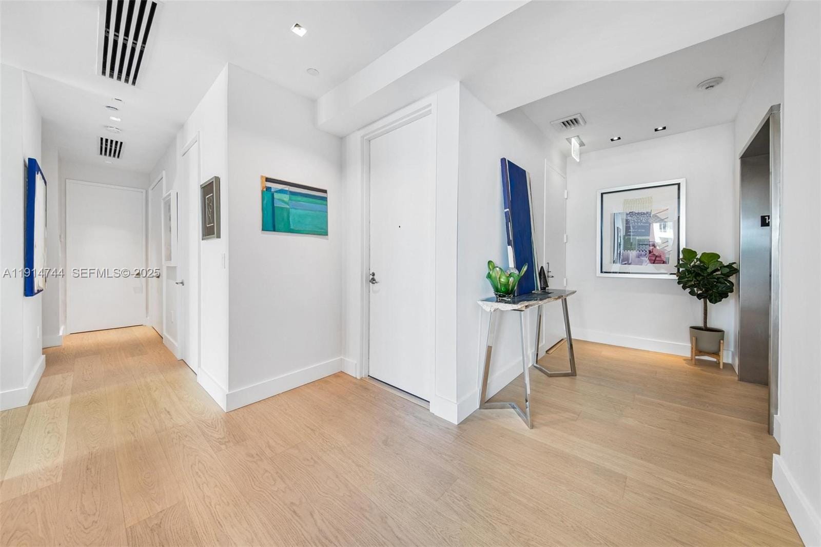 900 Brickell Key Boulevard 1403, Miami, FL 33131 photo 23