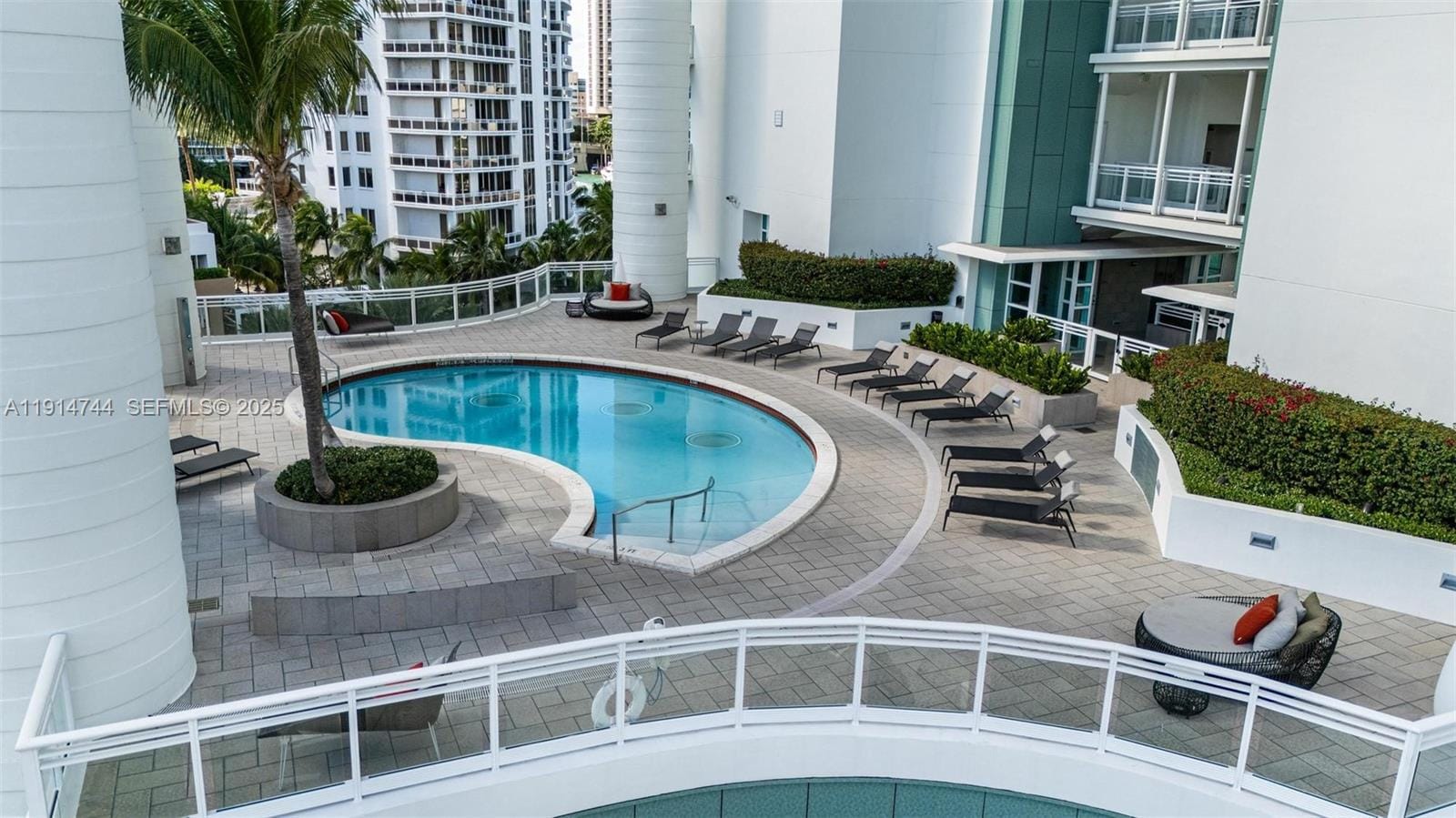 900 Brickell Key Boulevard 1403, Miami, FL 33131 photo 28