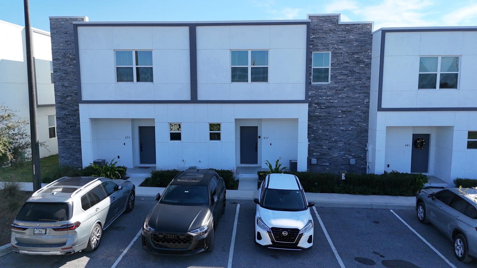 657 Trikomo Drive — photo 2