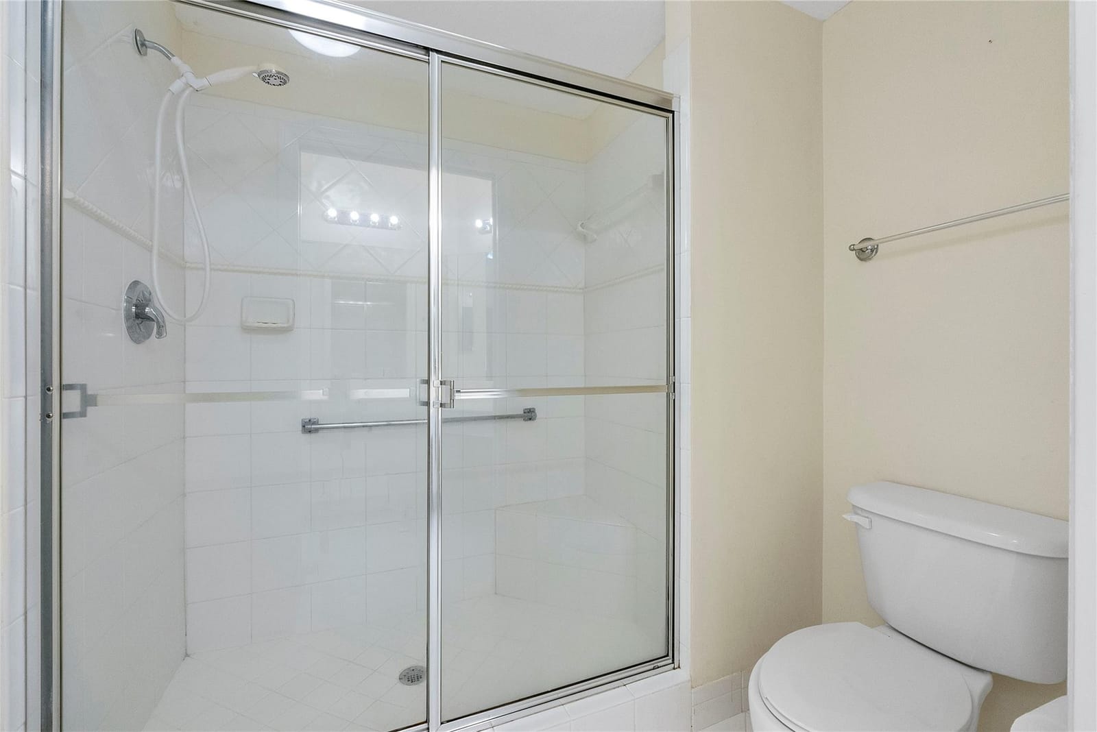 7765 Yardley Drive 403 — photo 12