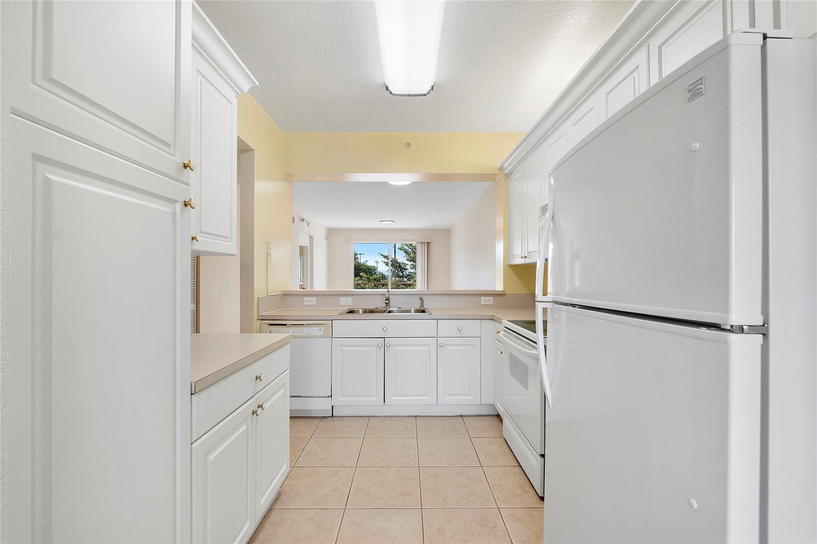7765 Yardley Drive 403 — photo 3