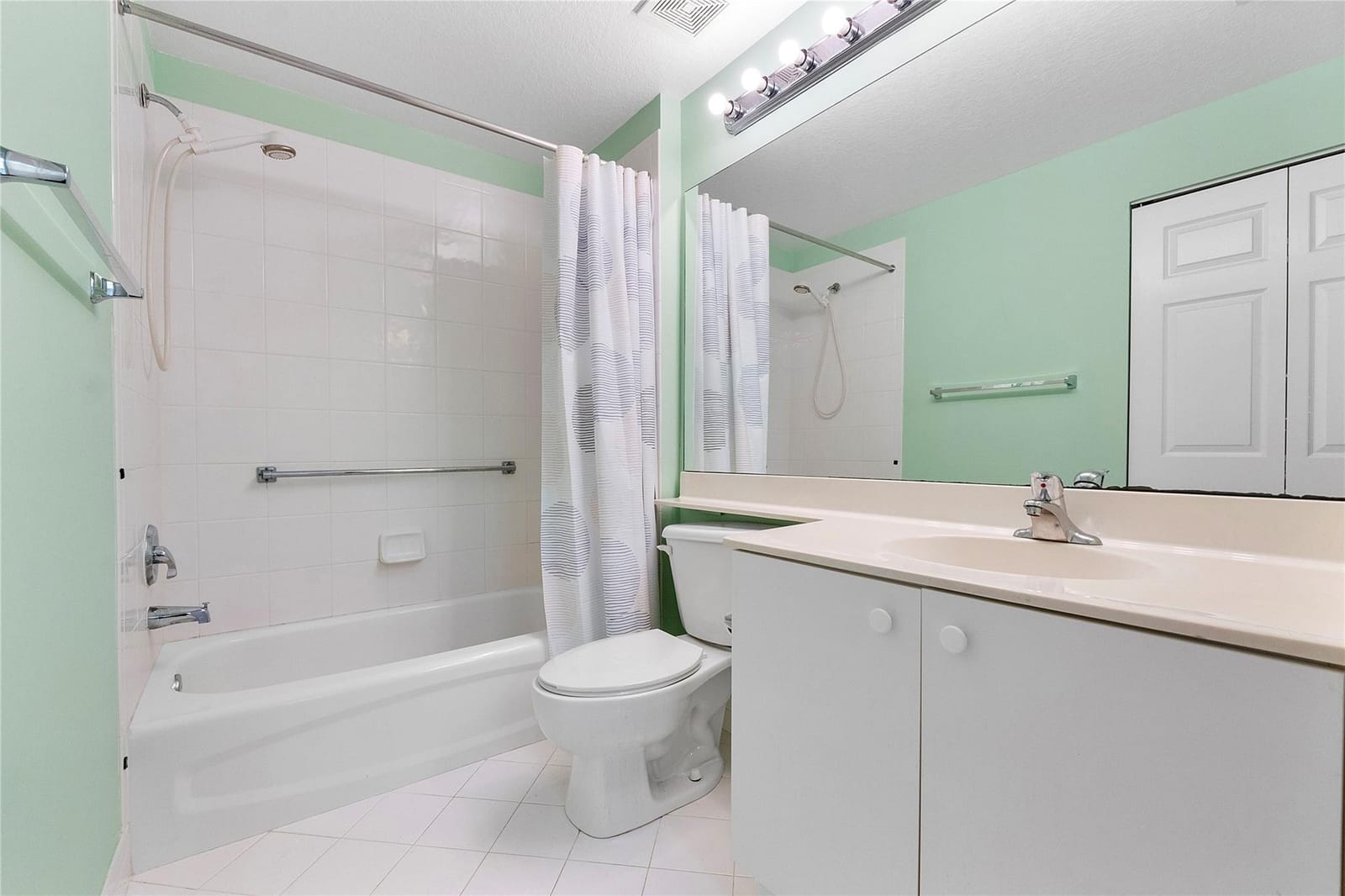 7765 Yardley Drive 403 — photo 8
